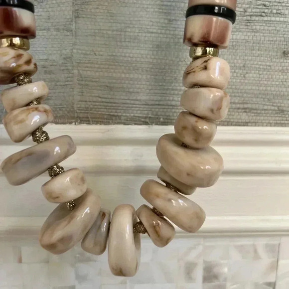 NWT new Anthropologie chunky stone statement necklace tan pink gray blue - Picture 4 of 9